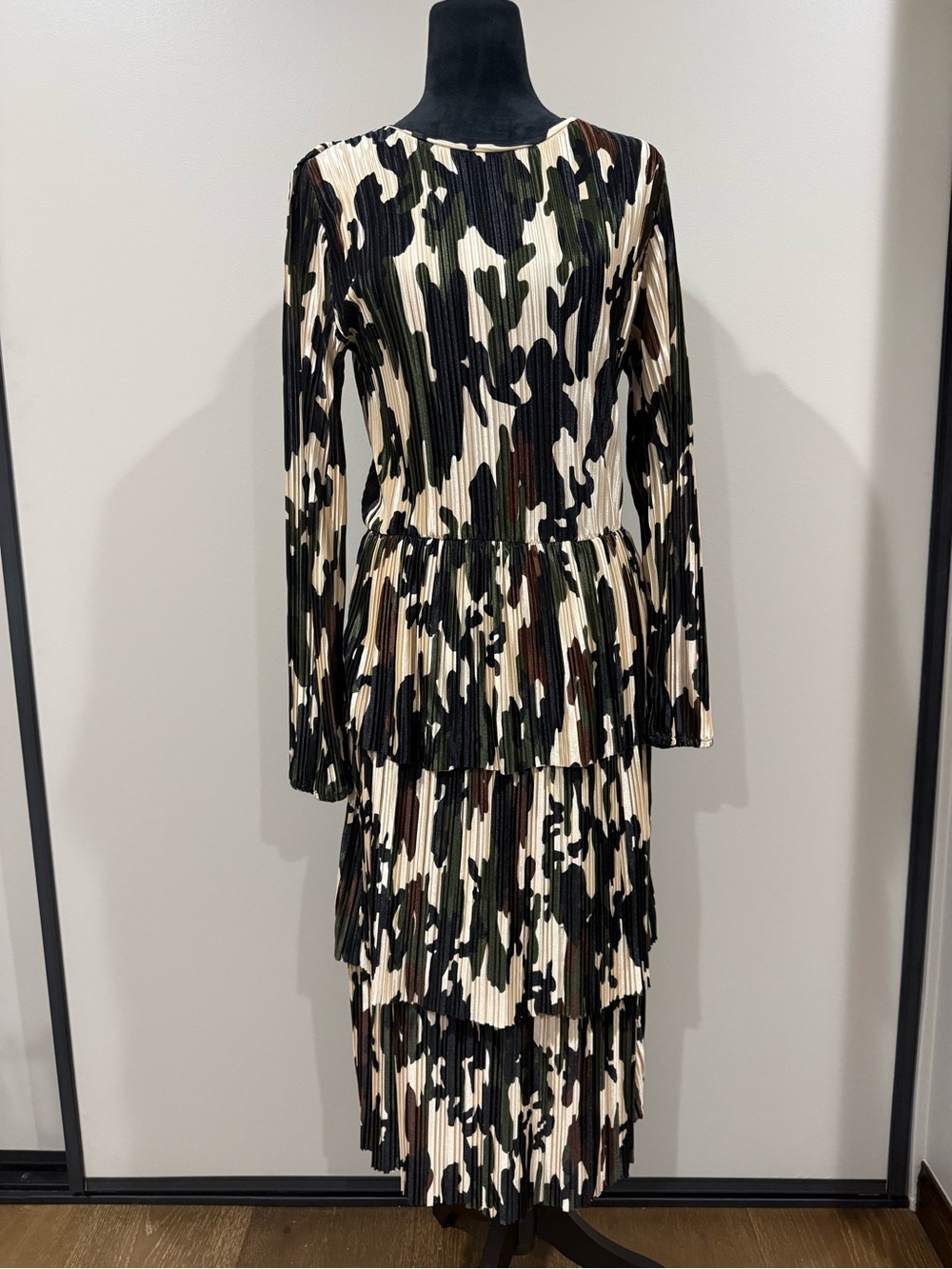 Zara Camouflage Pleated Tiered Long-Sleeve Midi Dress Camo